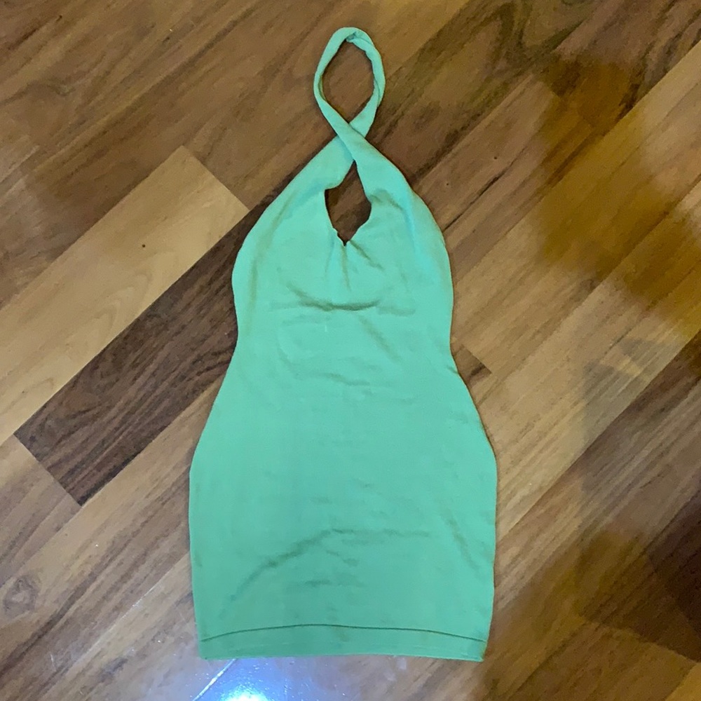 Halter-neck twist green bodycon dress